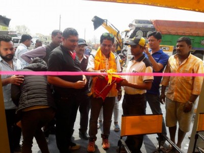 JCB-2-1488883510.jpg