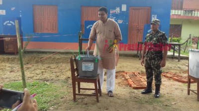 Indra-Baniya-Voting-1494738948.jpg