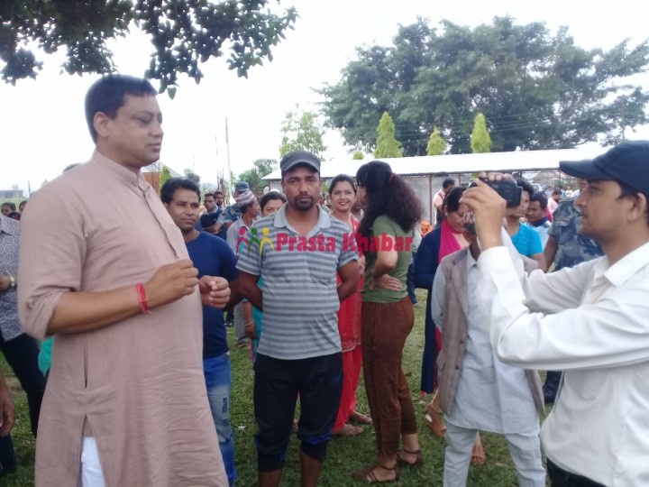 Indra-Baniya-Voting3-1494738949.jpg