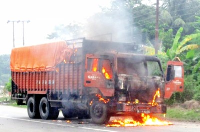 Smoke-billowing-truck-1498546686.jpg