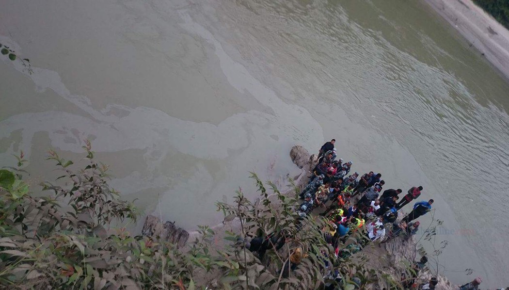 dhading-accident-1509167489.jpg