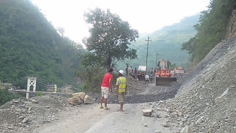 Muglin-road-landslide-1517029723.jpg