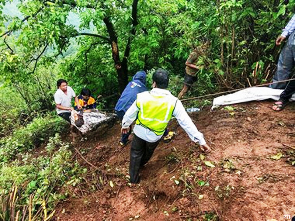 bus_accident_-1532829153.jpg