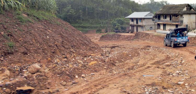 Dharan-hetauda-road-1533639702.jpg