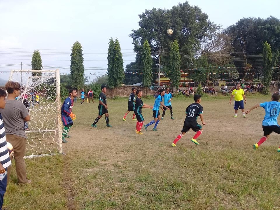 Football-1539271209.jpg