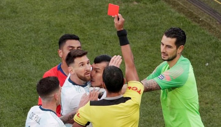red_card_1_zBp24H6ofK-1562463536.jpg