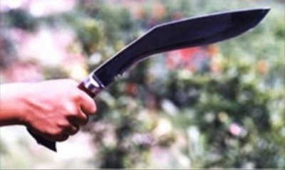 khukuri-attack-hand-1567474539.jpg
