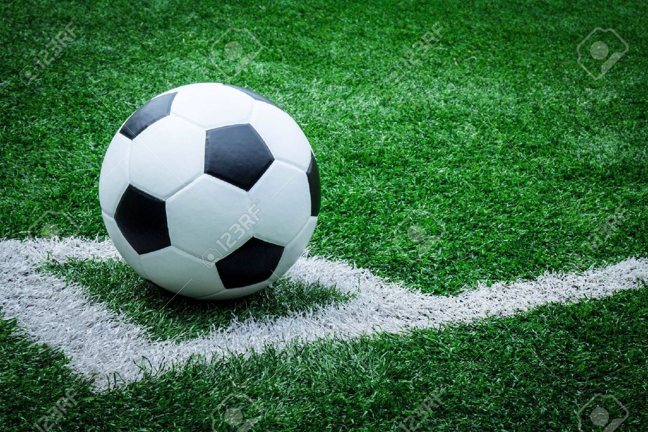21733447-soccer-ball-on-s-1635553418.jpg